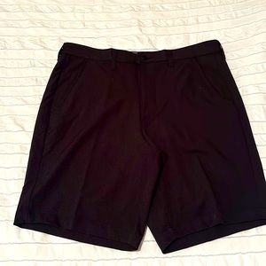George black stretchy short pants size 32